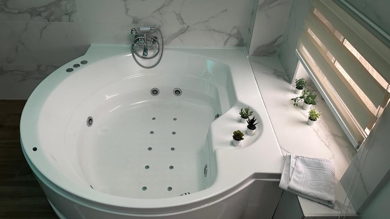 Seti Gorgeous Apartments With Jacuzzi Beograd Eksteriør billede