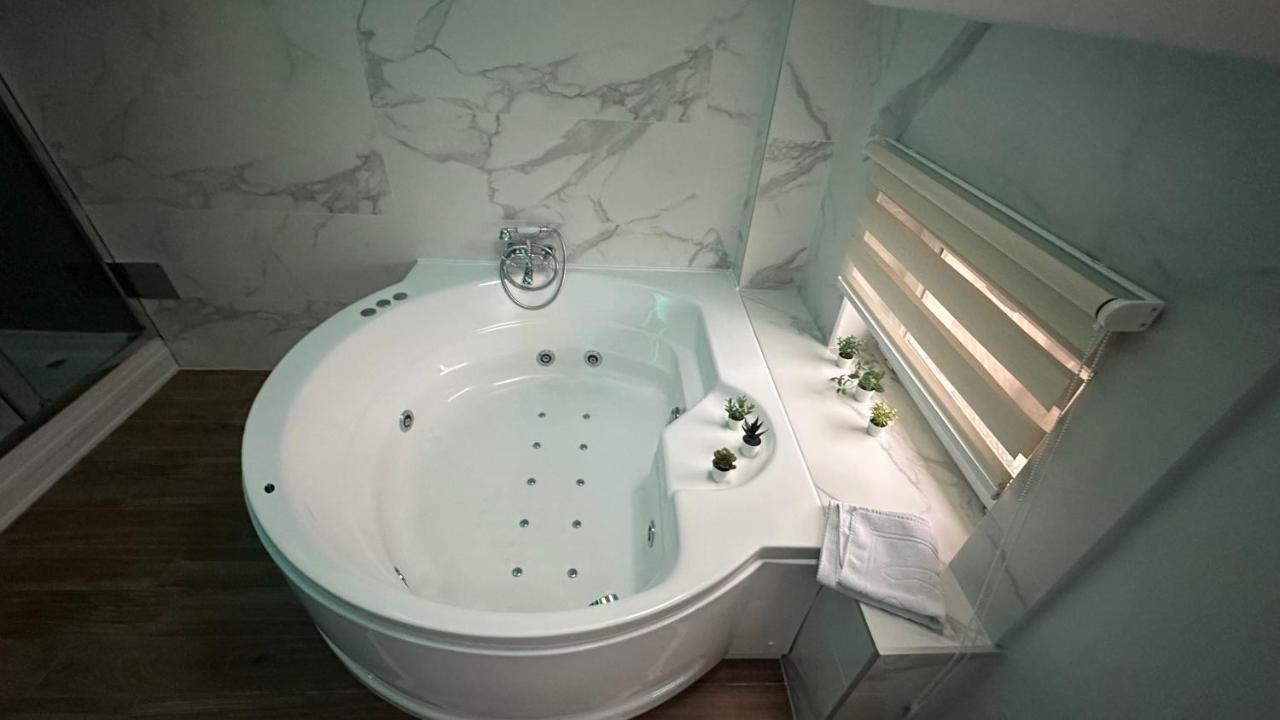Seti Gorgeous Apartments With Jacuzzi Beograd Eksteriør billede
